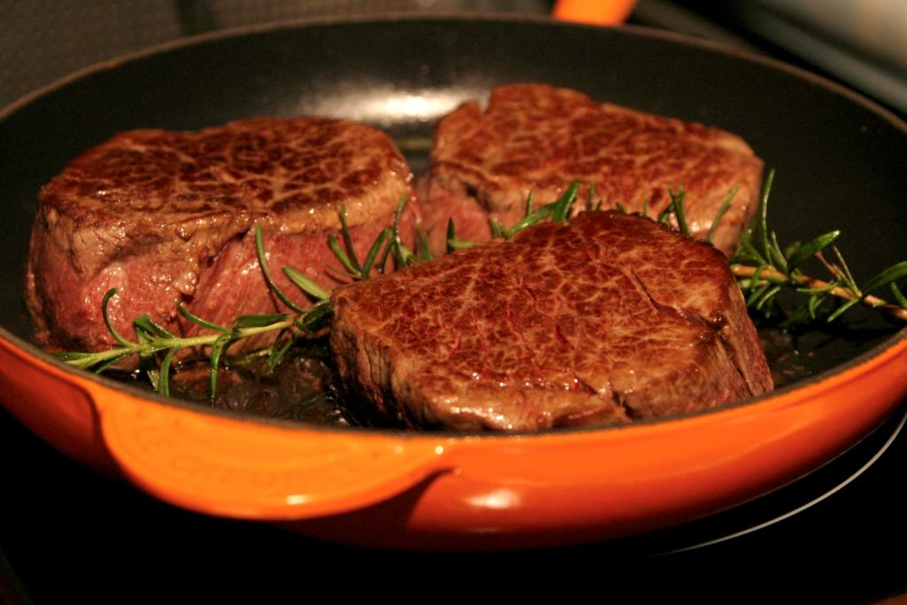 Steaks_in_Pfanne.jpg